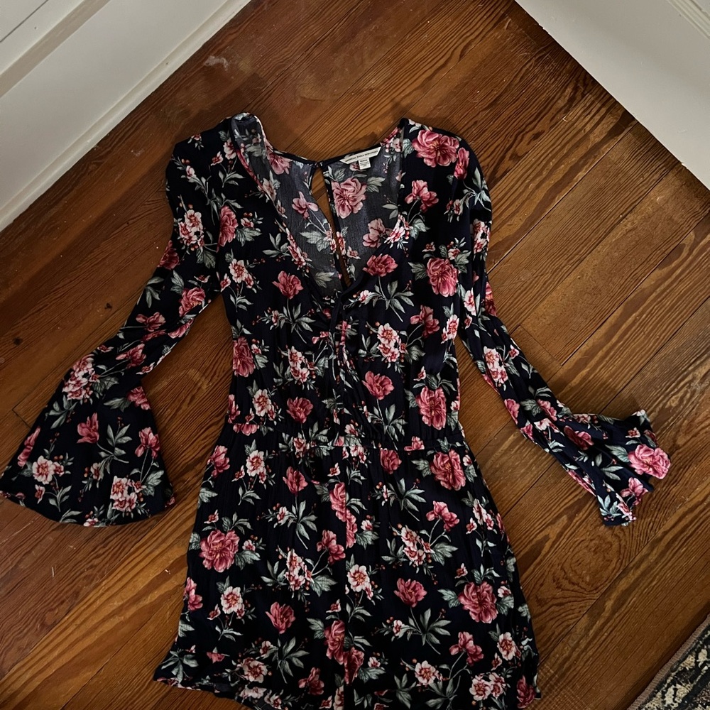 American Eagle Floral navy and Pink Women's romper